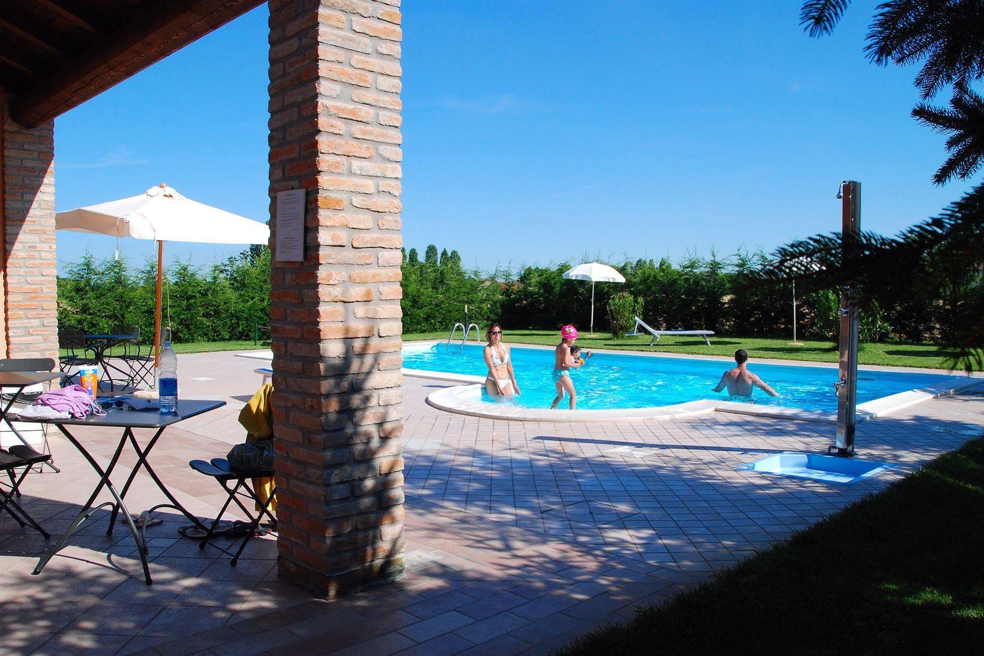 Agriturismo-R&B Corte Dei Gioghi Феррара Екстер'єр фото